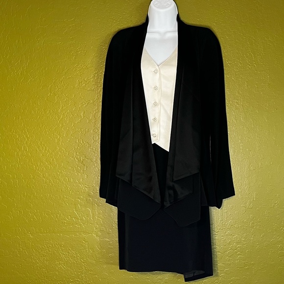 Vintage Daymor Couture Paris Blazer with Attached White Vest and Skirt size 14 - Picture 6 of 11